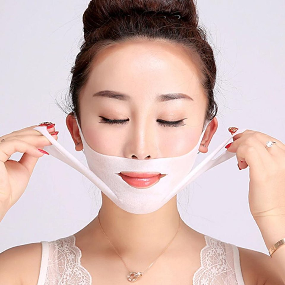 Mặt nạ nâng cơ Hàn Quốc trở thành công cụ làm đẹp hỗ trợ đáng kể cho gương mặt thon gọn 