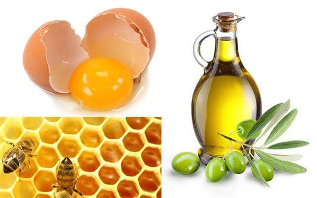Mật ong cùng với dầu oliu và lòng đỏ trứng gà