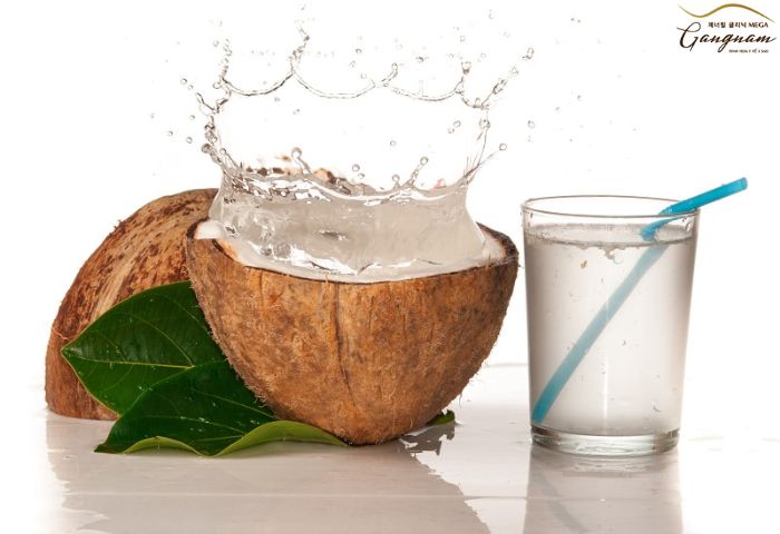 Lượng nước dừa già nên uống mỗi ngày là bao nhiêu?