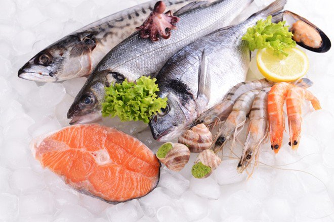 Các loại cá béo chứa nhóm chất béo tốt giúp bề mặt da sáng khỏe 