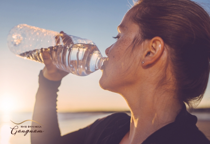 Những lợi ích khi uống nước lọc giúp da đẹp hơn