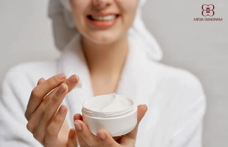 Vitamin E là một tên gọi chung cho một nhóm các hợp chất hòa tan trong chất béo và có đặc tính chống oxy hoa mạnh mẽ